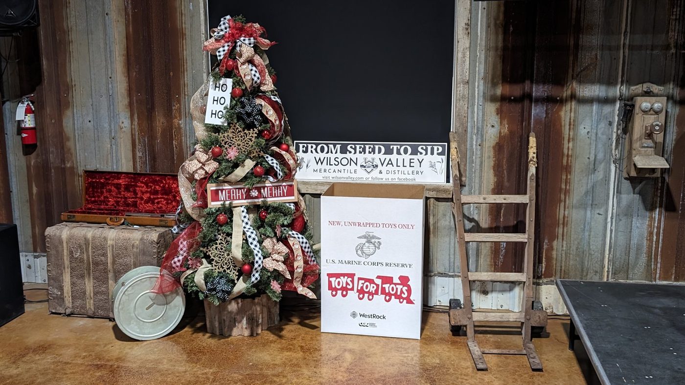 The Christmas Roundup, December 2023