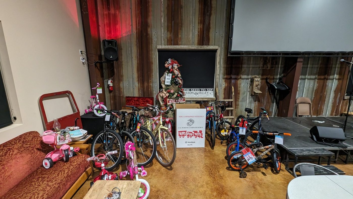 The Christmas Roundup, December 2023